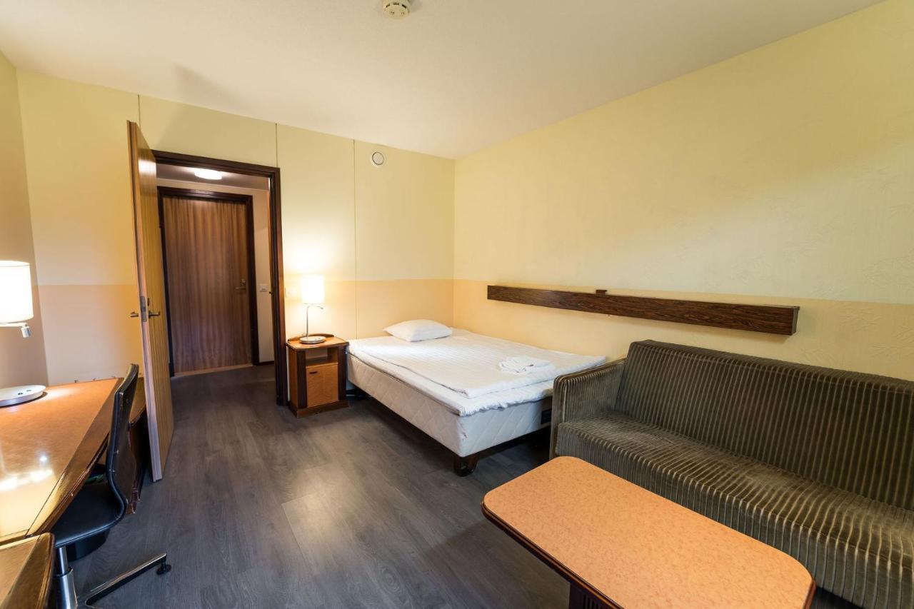 Budget Hotel Raahe Bagian luar foto